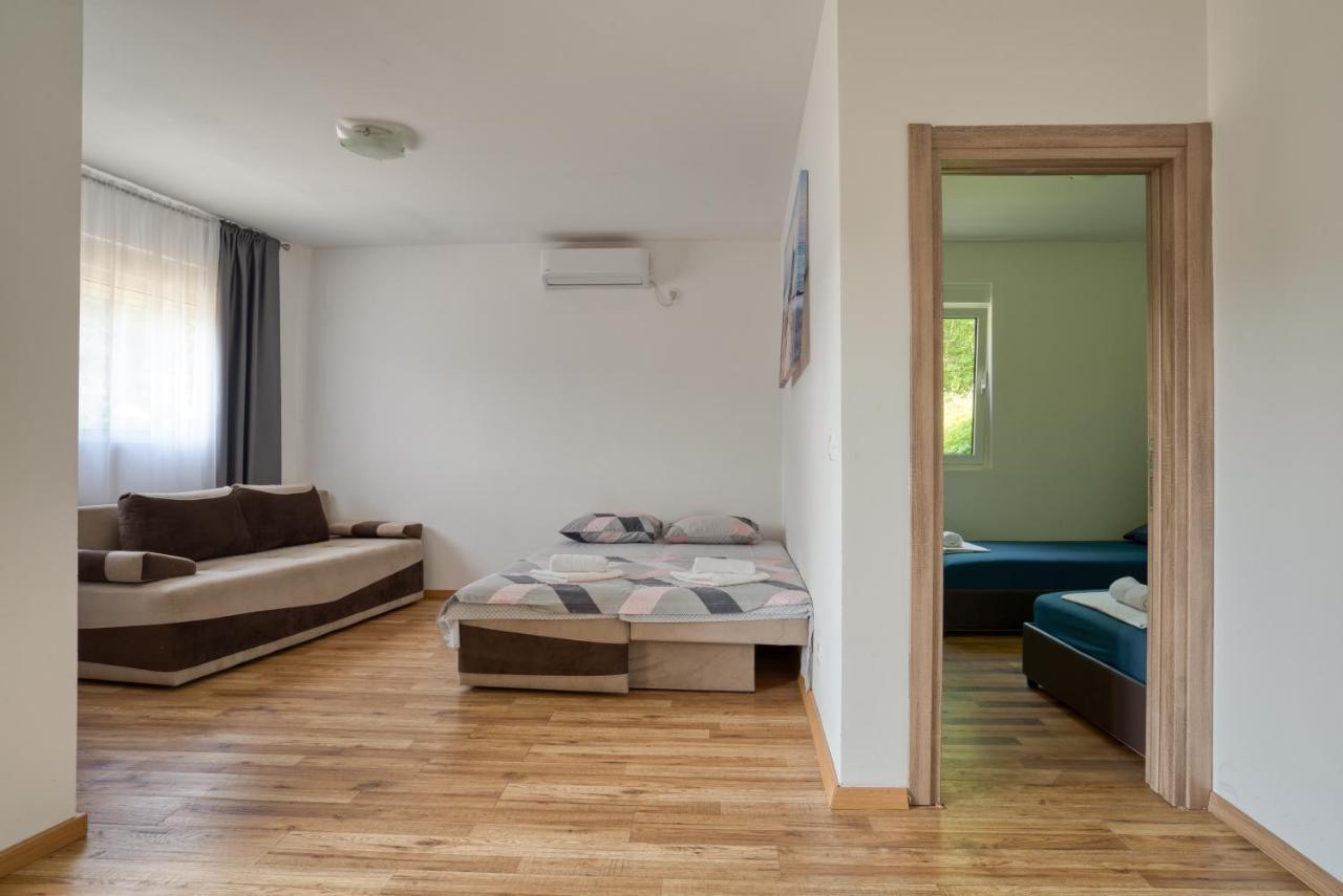 Apartmani Cukic Rafailovici Budva Exteriör bild