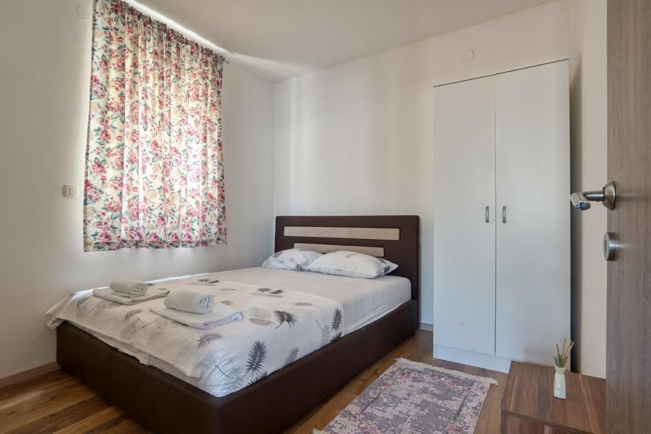 Apartmani Cukic Rafailovici Budva Exteriör bild