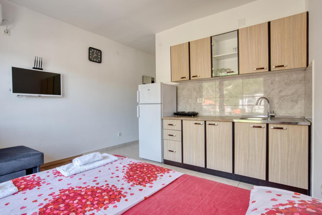 Apartmani Cukic Rafailovici Budva Exteriör bild